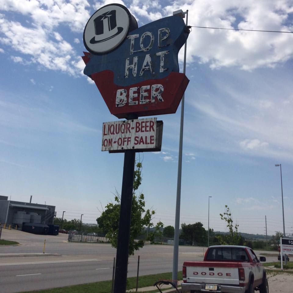 Top Hat Bar